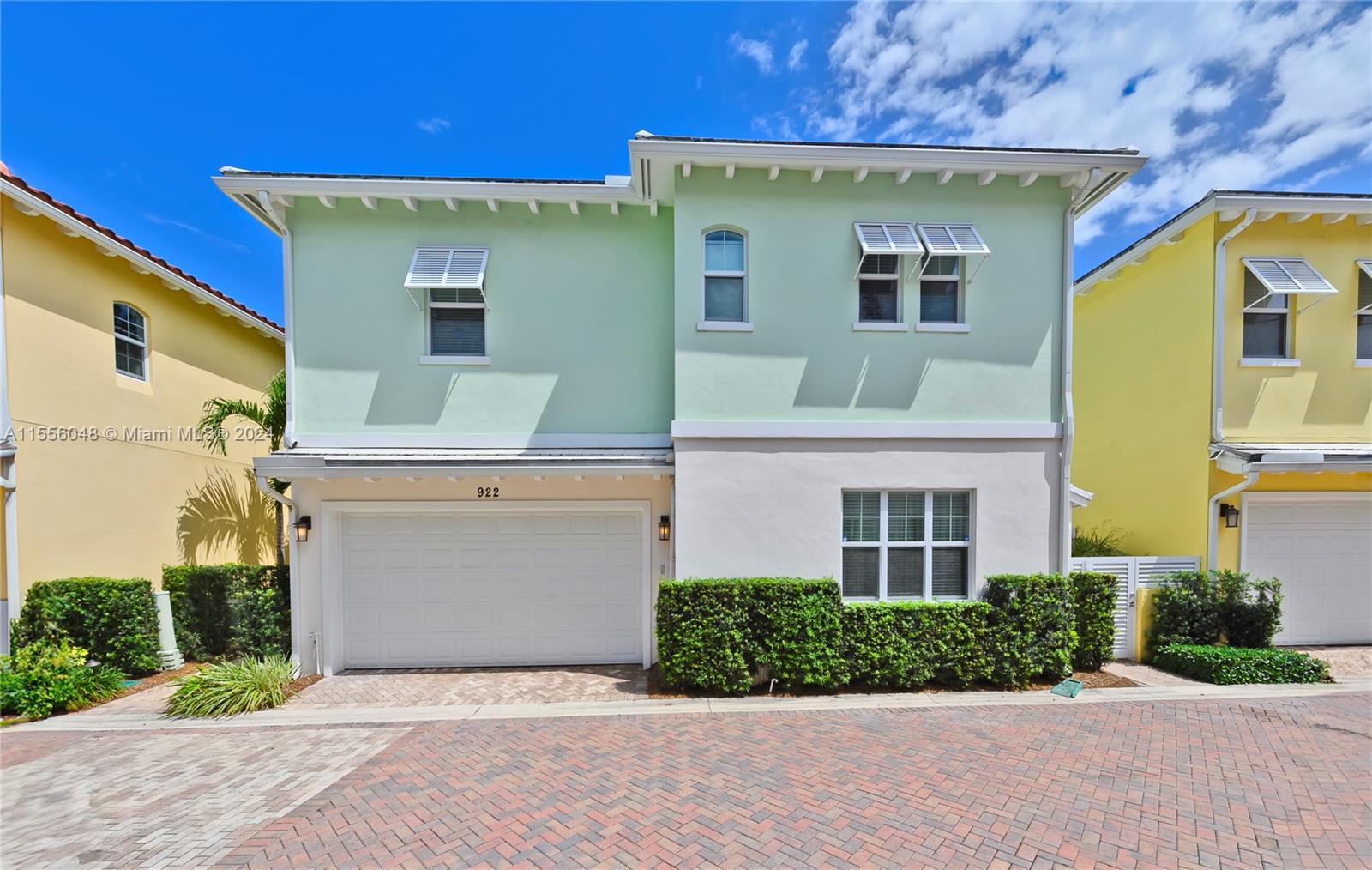 Property for Sale at 922 Ne 17th Way Way, Fort Lauderdale, Broward County, Florida - Bedrooms: 3 
Bathrooms: 4  - $1,240,000