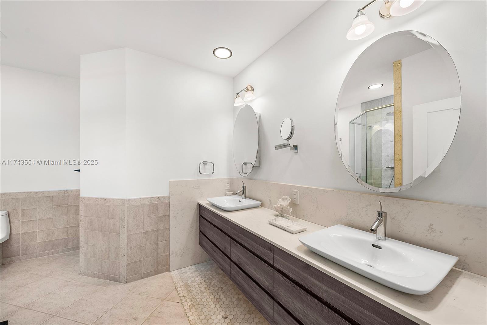 EASTERN SHORES - Residential Lease