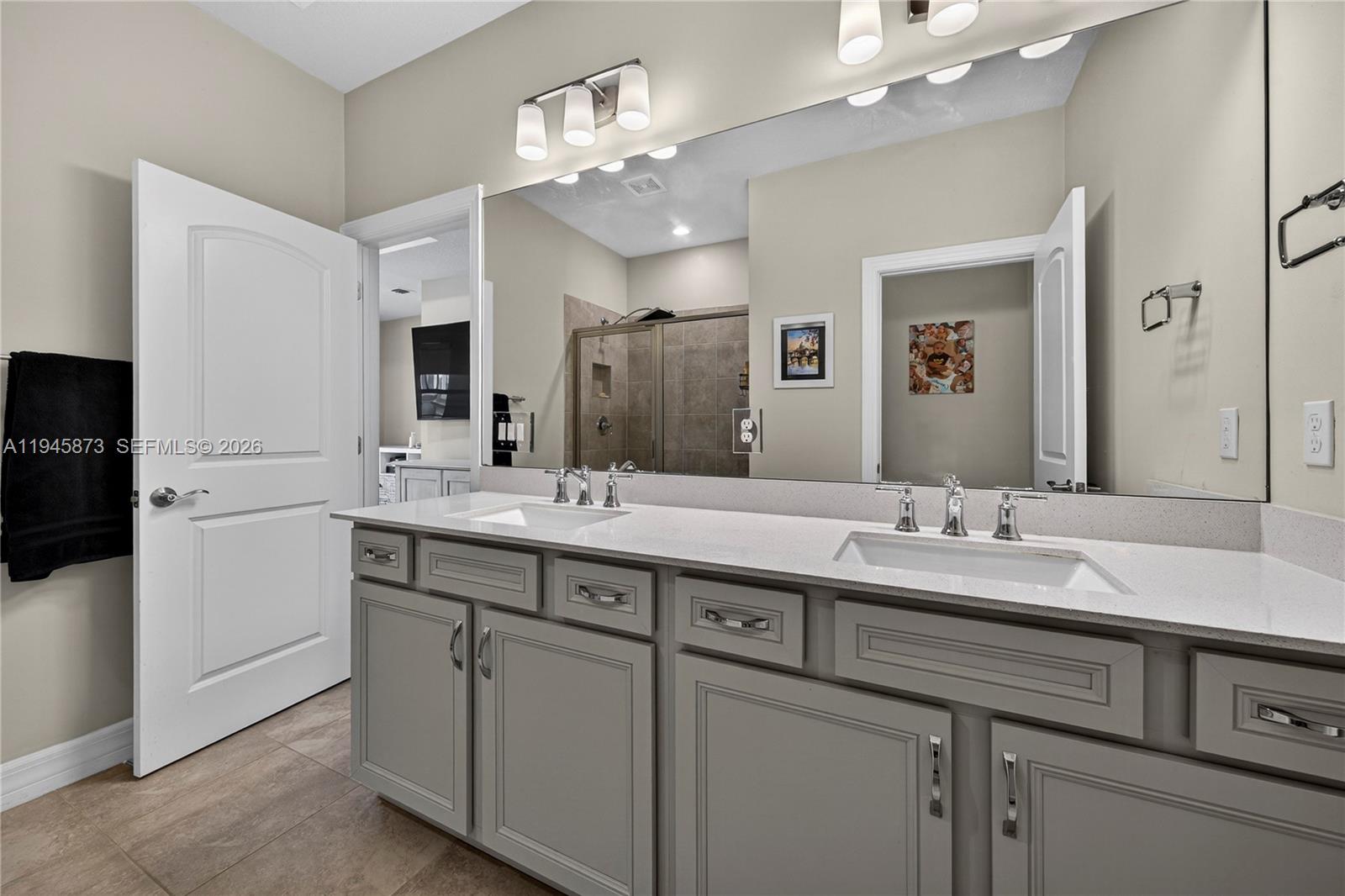 OAK TREE PROPERTY REDEVEL - Residential