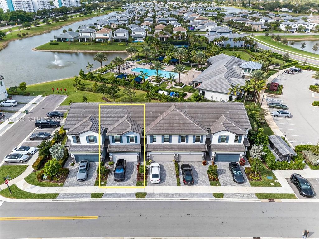 Photo of 4409 W Appleton Cir W, Oakland Park, FL 33309 (MLS # A11945873)