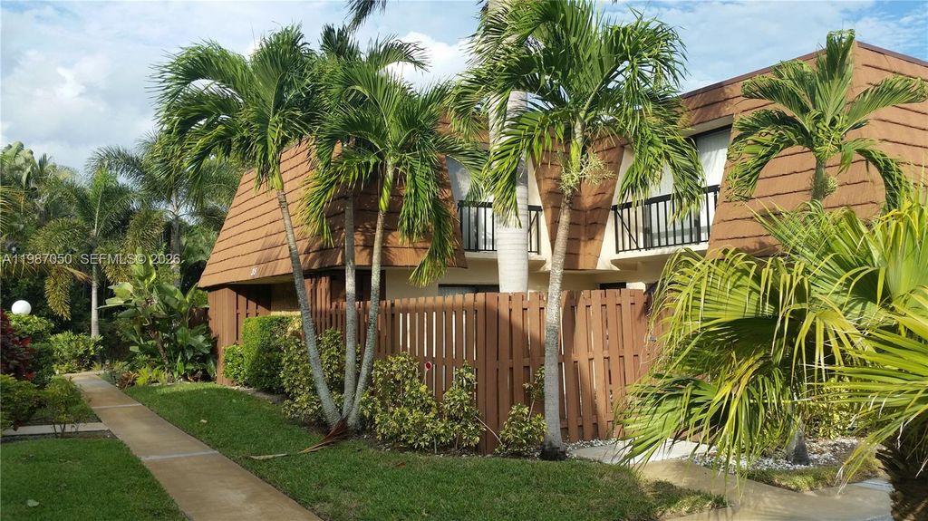 Photo of 825 Center St #35C, Jupiter, FL 33458 (MLS # A11987050)