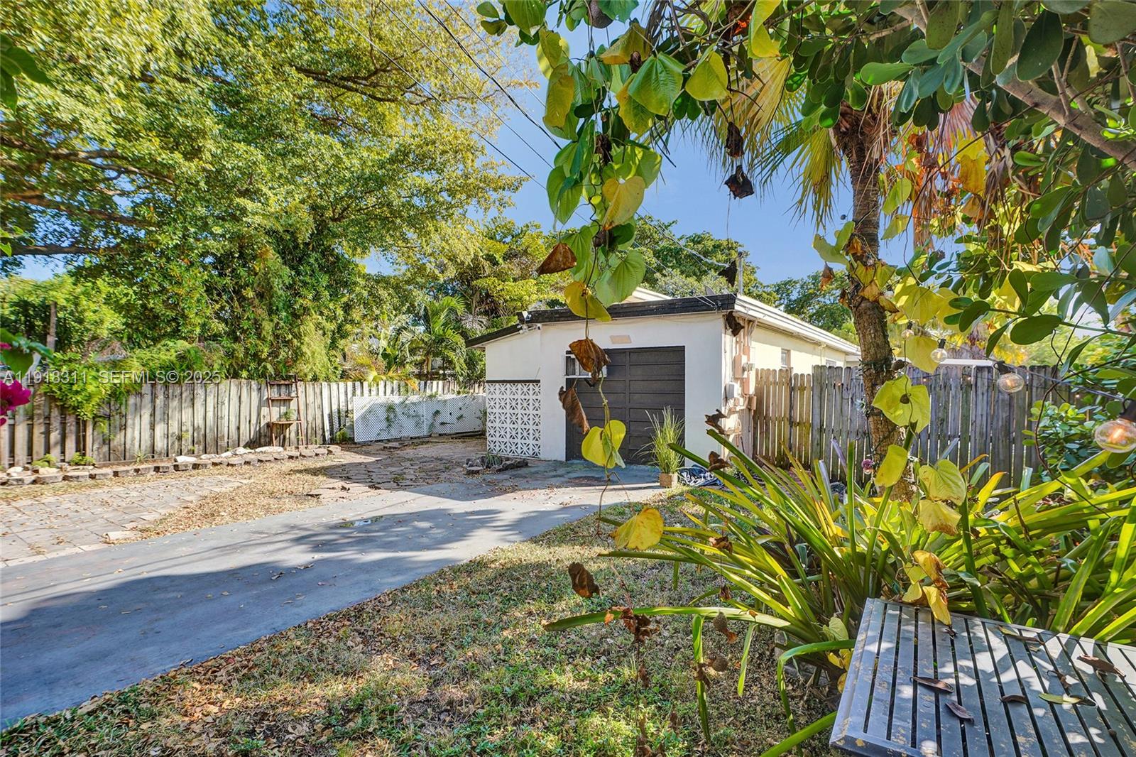 HOLLYWOOD SOUTH SIDE ADD - Residential