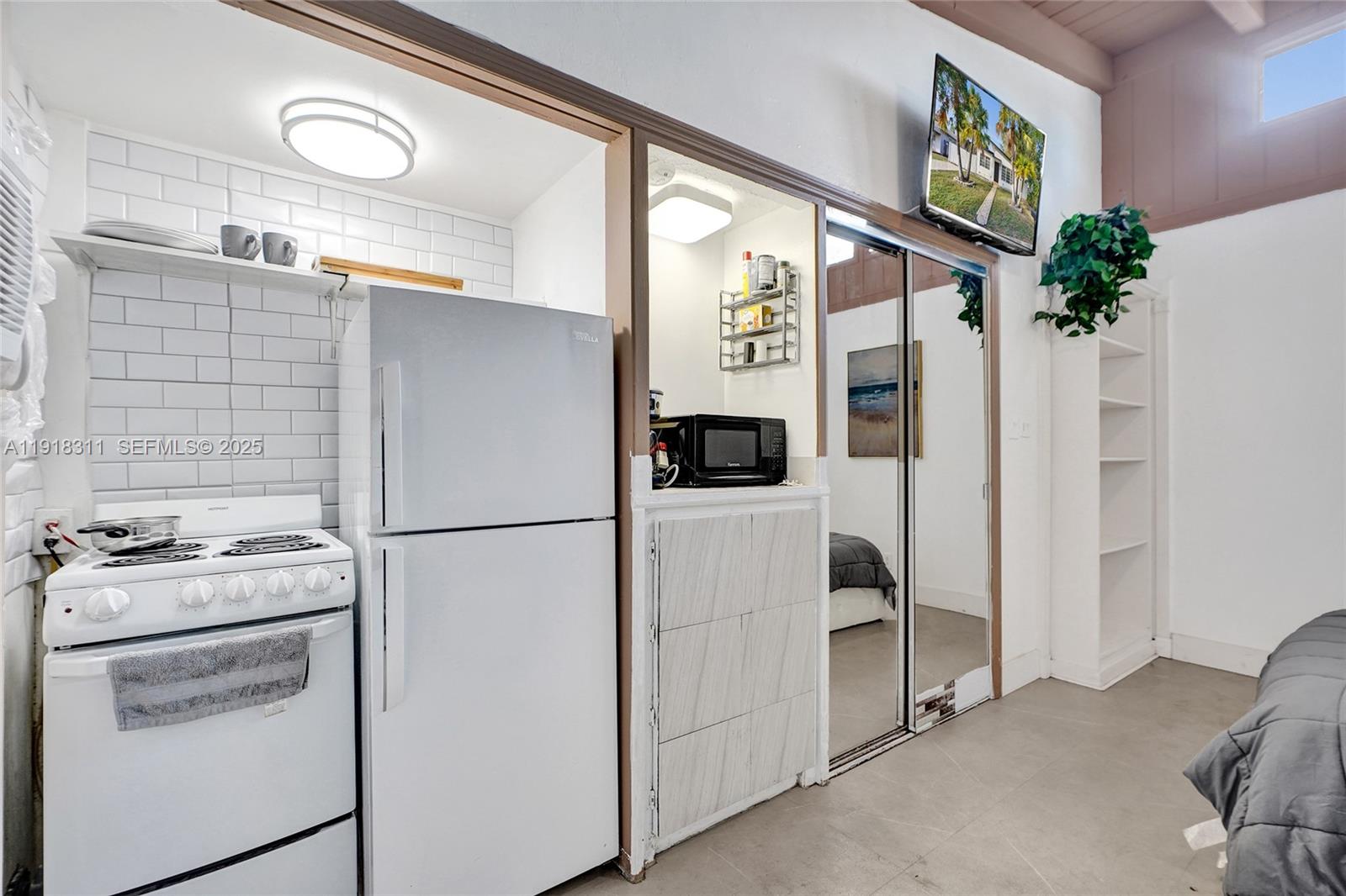 HOLLYWOOD SOUTH SIDE ADD - Residential