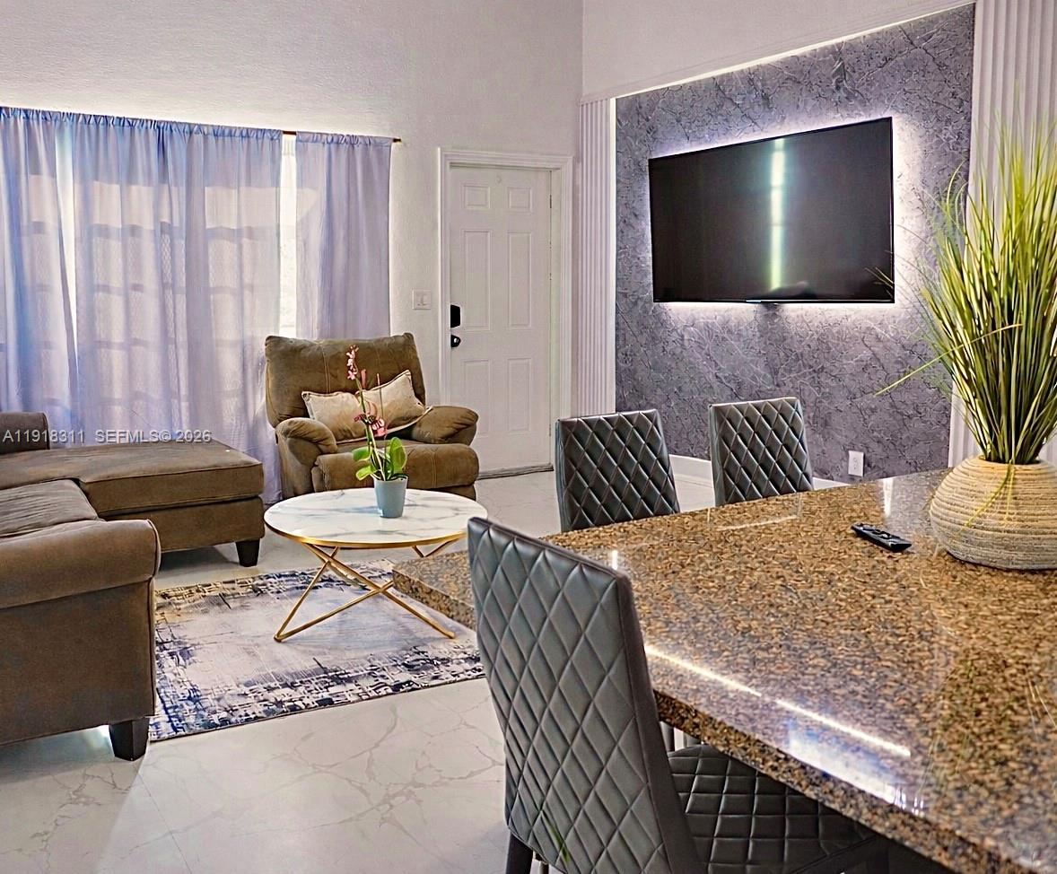 HOLLYWOOD SOUTH SIDE ADD - Residential