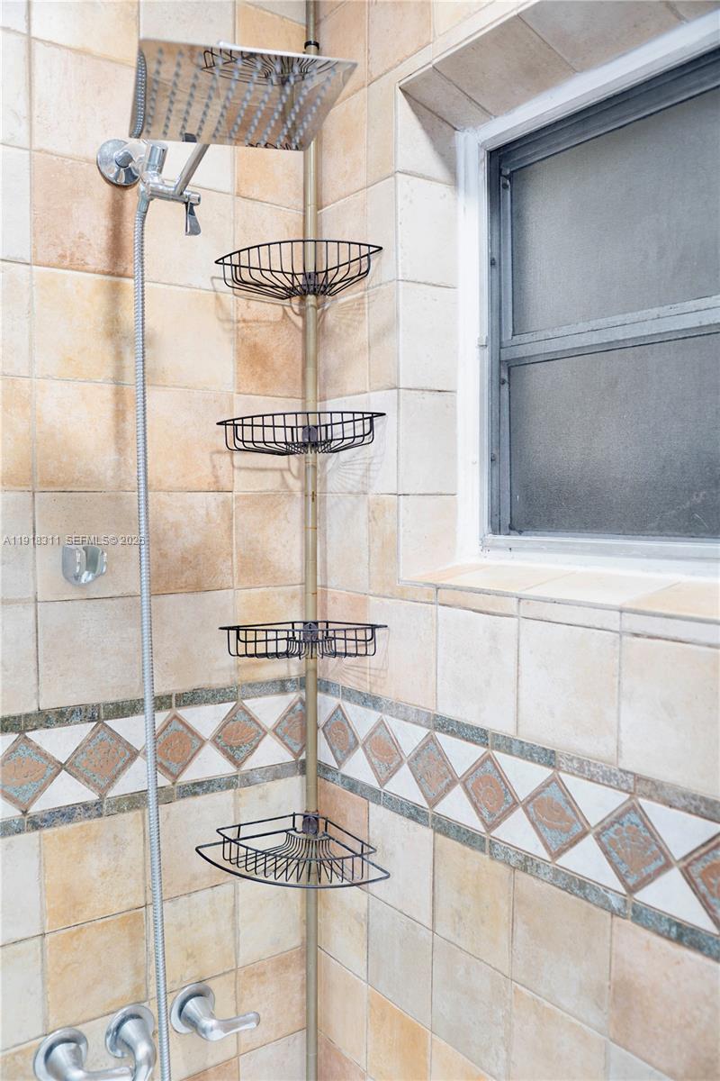 HOLLYWOOD SOUTH SIDE ADD - Residential