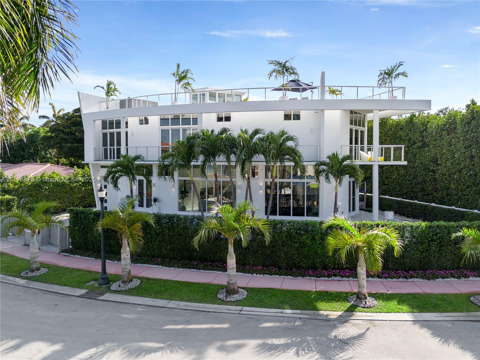 Property for Sale at 412 E Rivo Alto Dr, Miami Beach, Miami-Dade County, Florida - Bedrooms: 5 
Bathrooms: 6  - $6,299,000