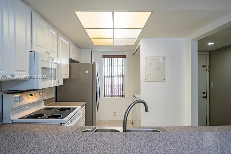 SHERWOOD GARDENS CONDO - Residential Lease