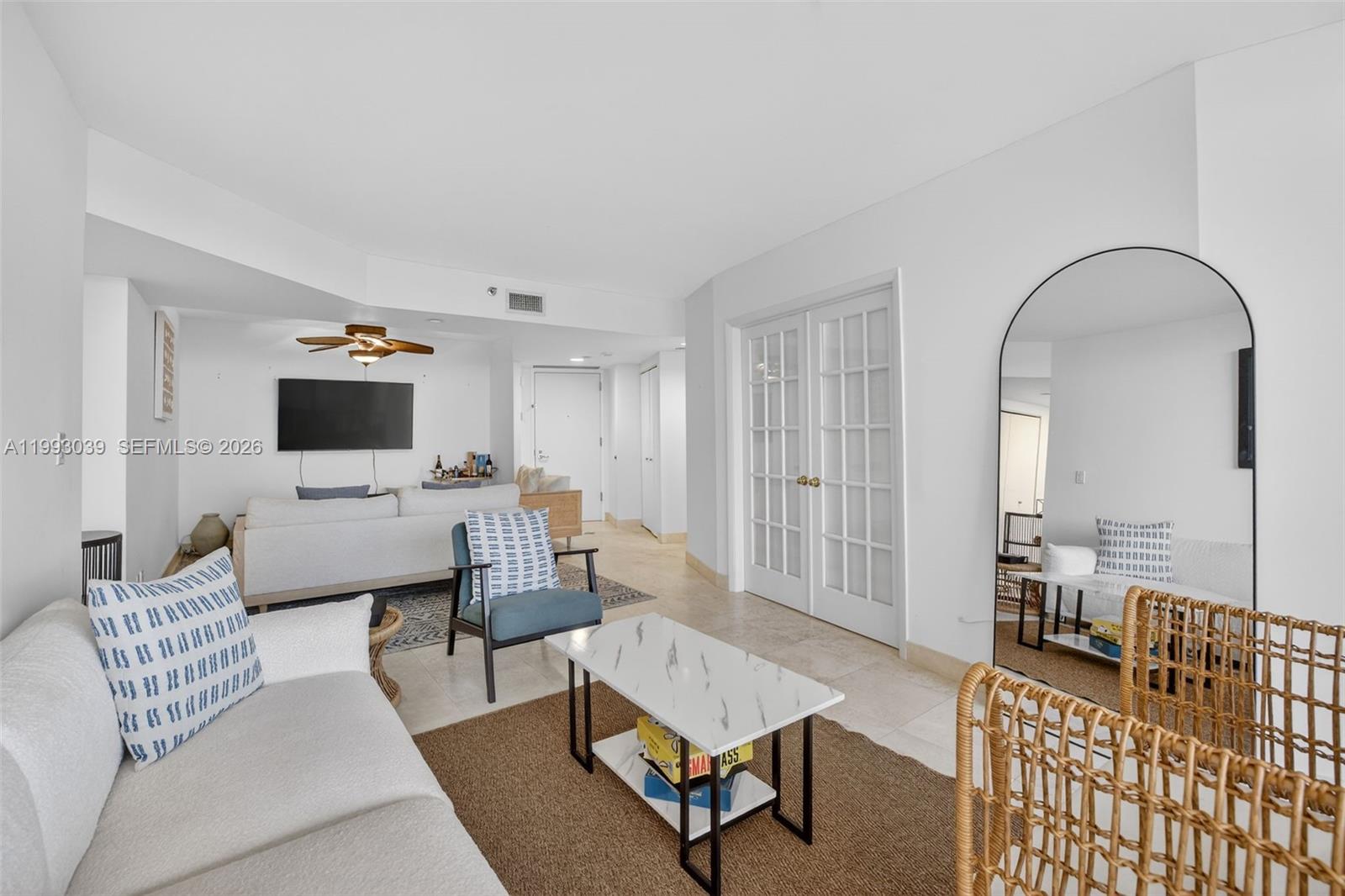 1000 Island Blvd 2105