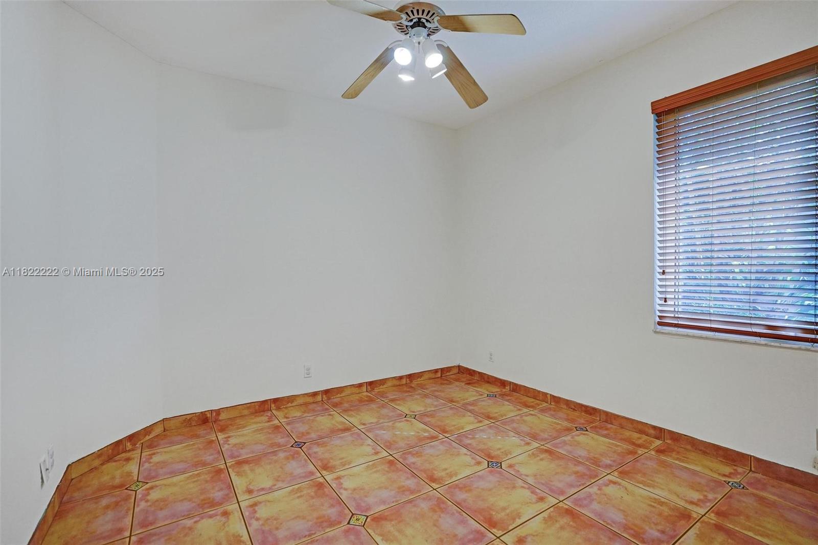 NORTH SPRINGS - Residential