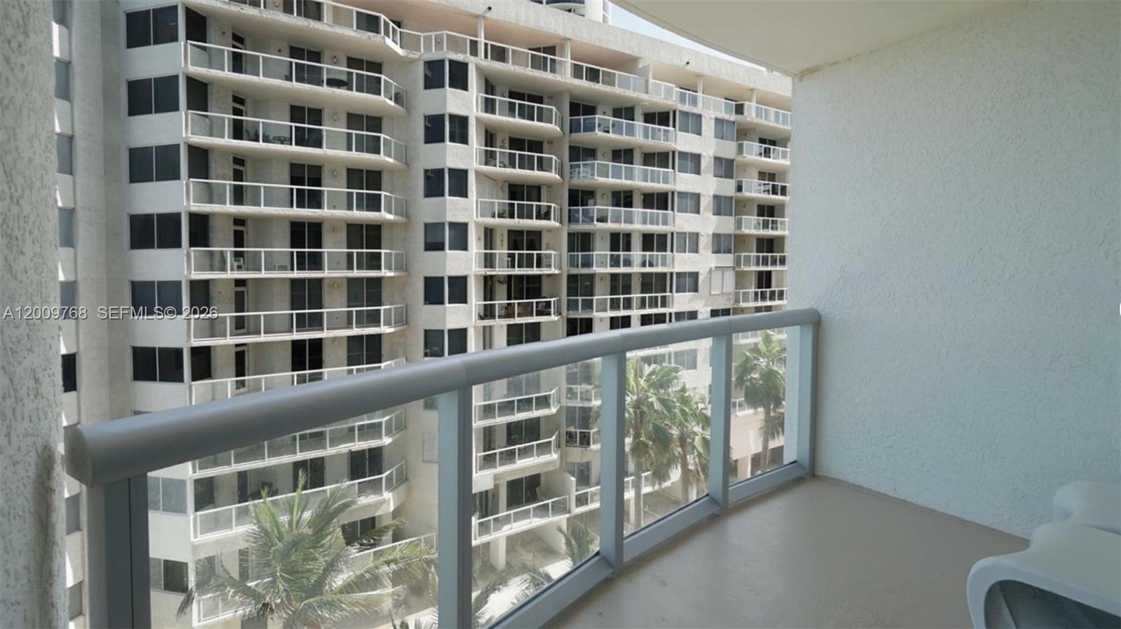 SOLE CONDO - Residential