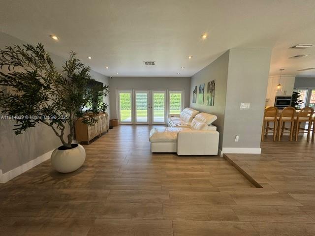 PINE SHORE SEC 1 - Residential Lease