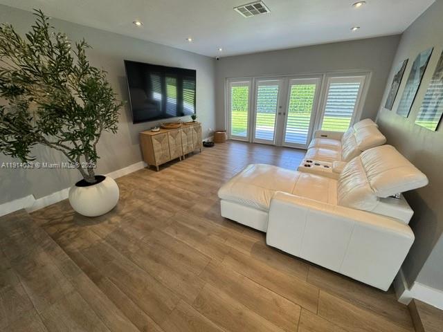 PINE SHORE SEC 1 - Residential Lease