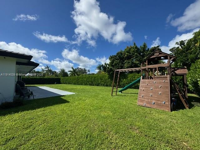 PINE SHORE SEC 1 - Residential Lease