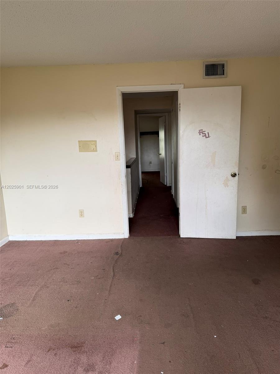 COUNTRY CLUB VILLAS TH CO - Residential