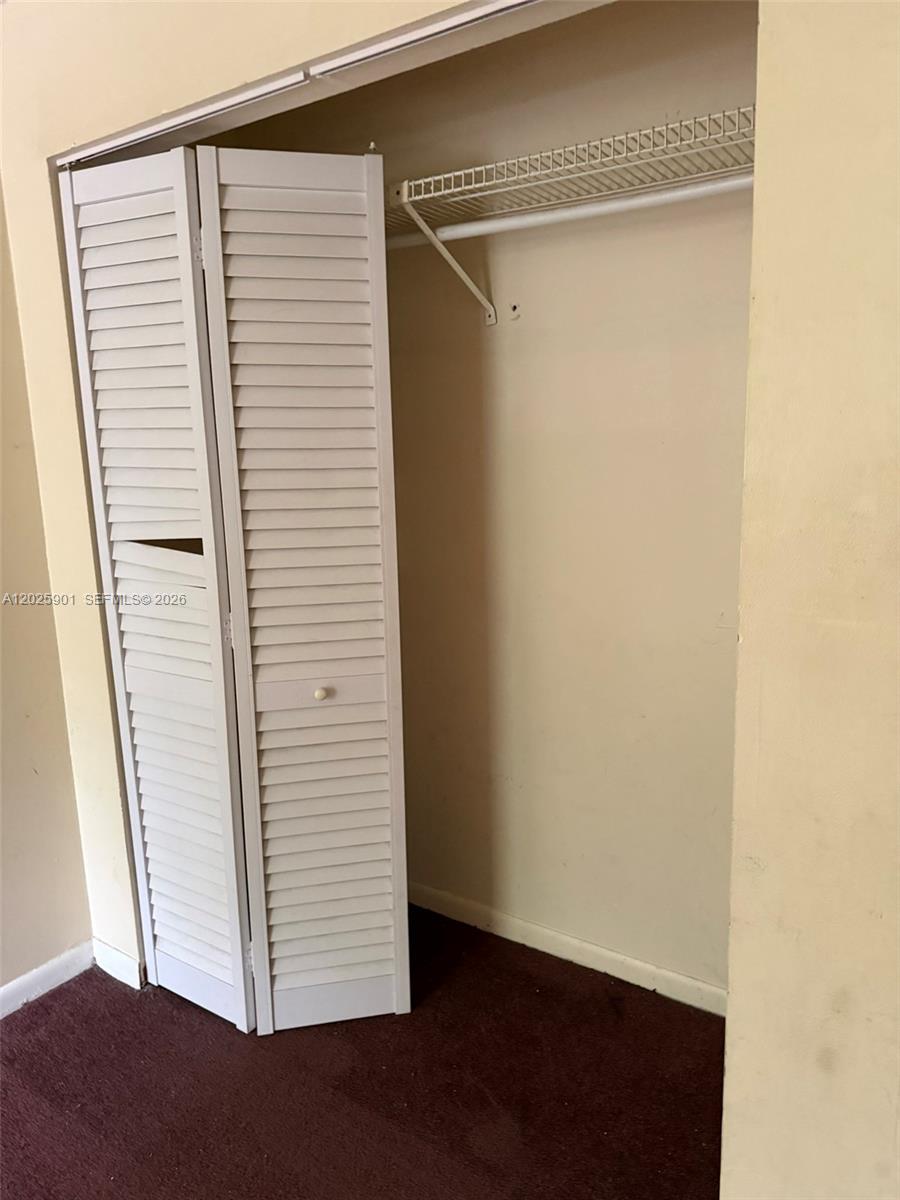 COUNTRY CLUB VILLAS TH CO - Residential