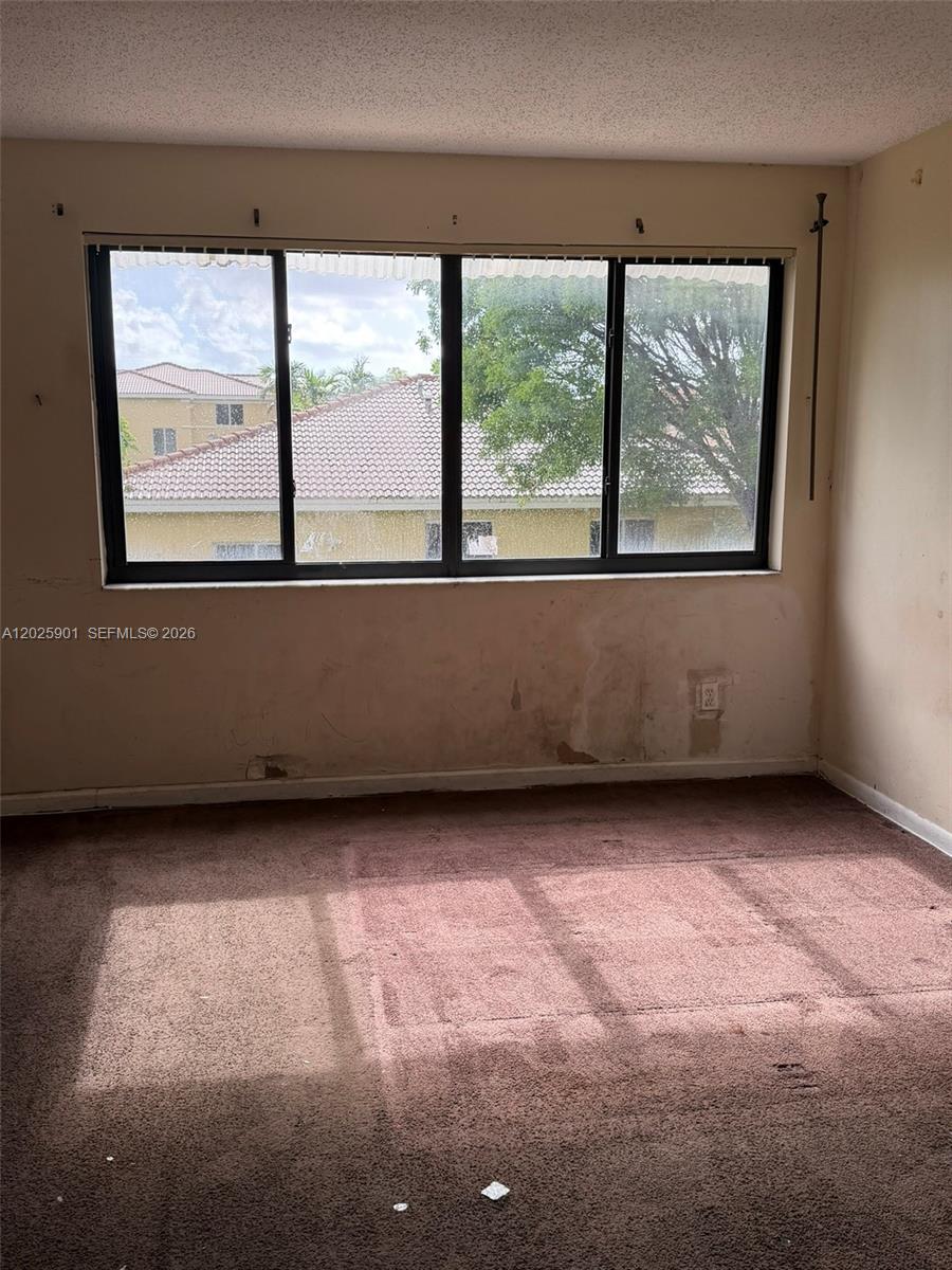 COUNTRY CLUB VILLAS TH CO - Residential