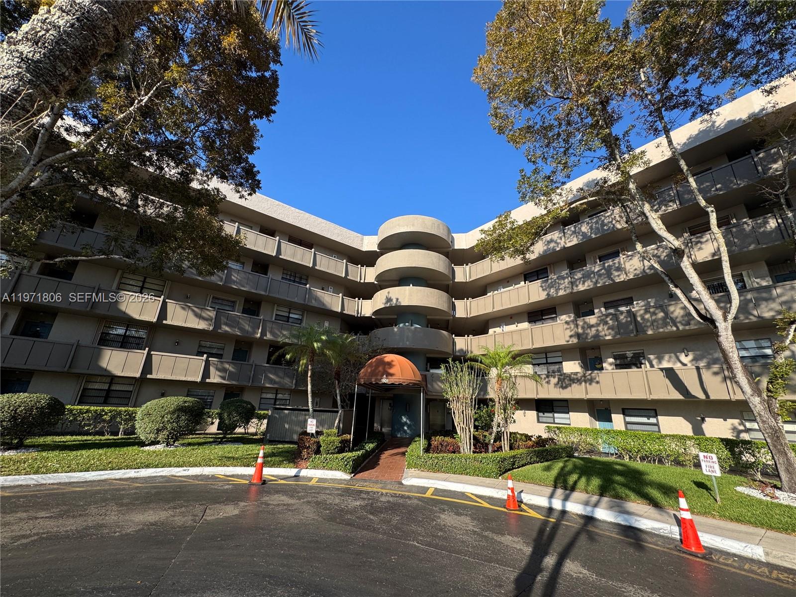 COLONY POINT 4 CONDO - Residential