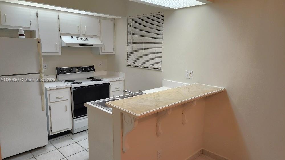 KEYS GATE CONDO NO FOUR - Residential