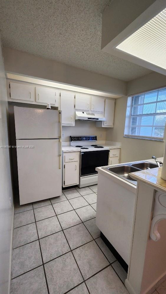 KEYS GATE CONDO NO FOUR - Residential