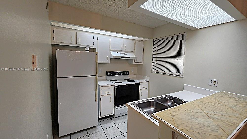 KEYS GATE CONDO NO FOUR - Residential