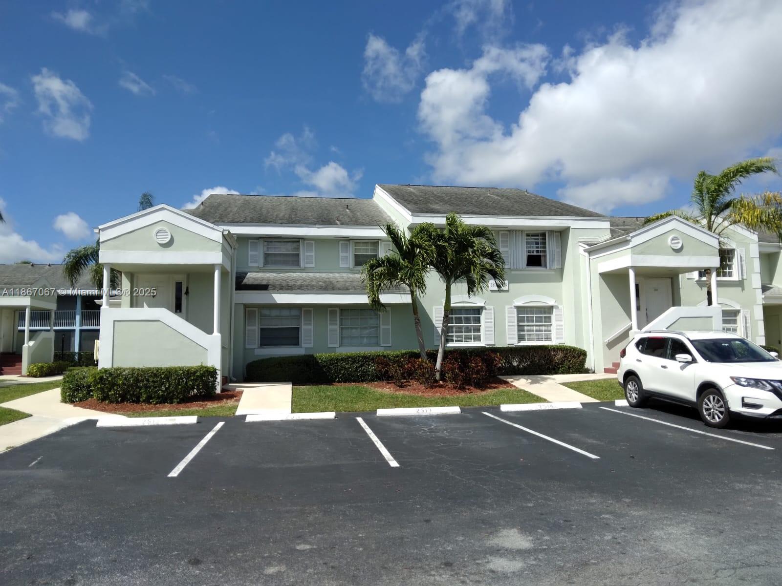 KEYS GATE CONDO NO FOUR - Residential