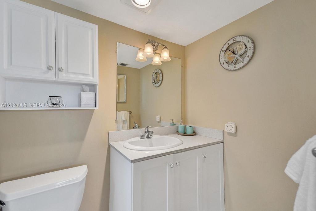 MEADOWBROOK LAKES CONDO - Residential