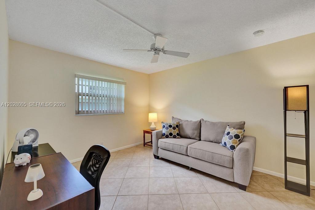 MEADOWBROOK LAKES CONDO - Residential
