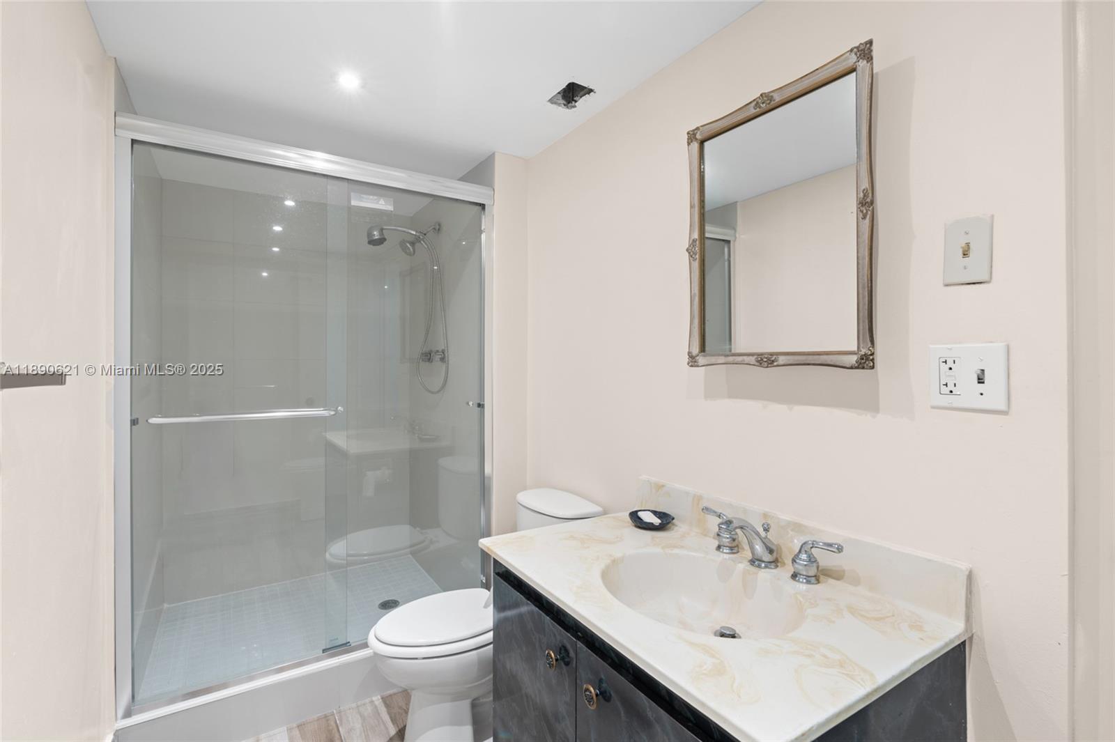 ALLINGTON TOWERS CONDO - Residential
