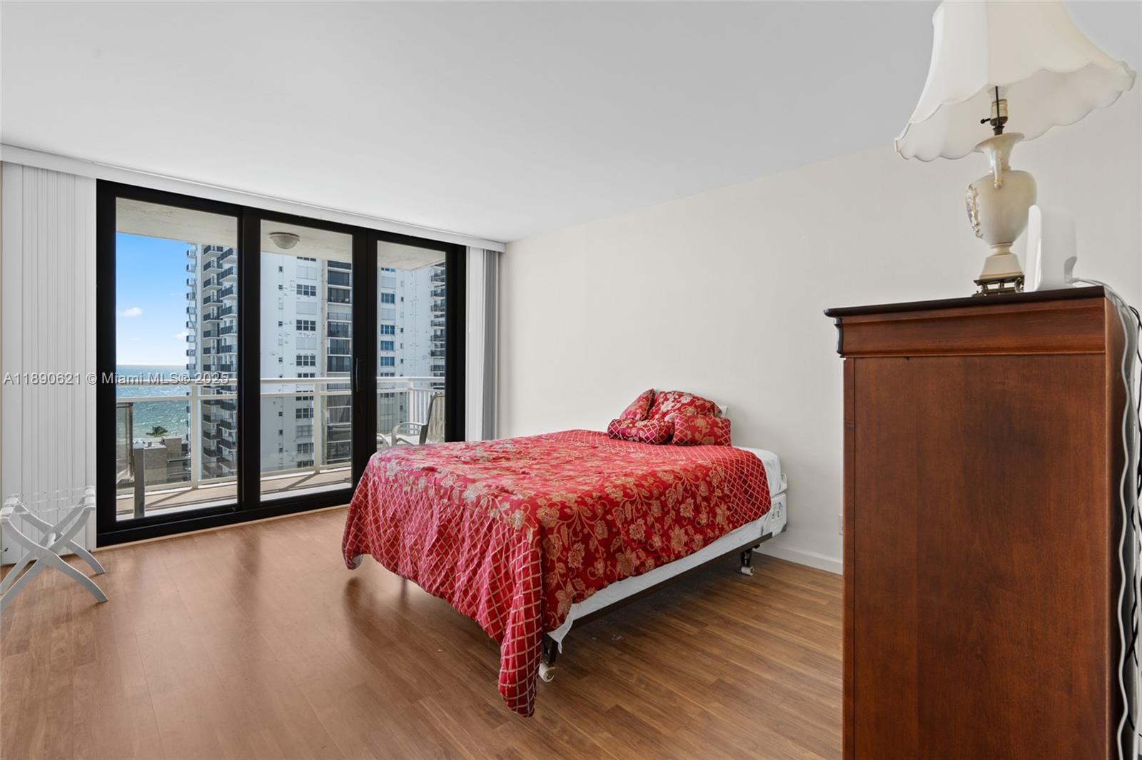 ALLINGTON TOWERS CONDO - Residential