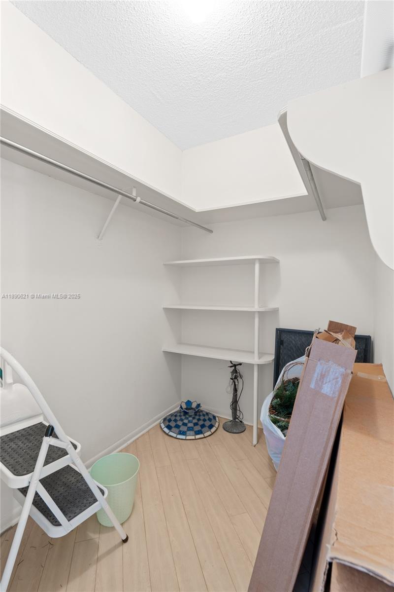 ALLINGTON TOWERS CONDO - Residential