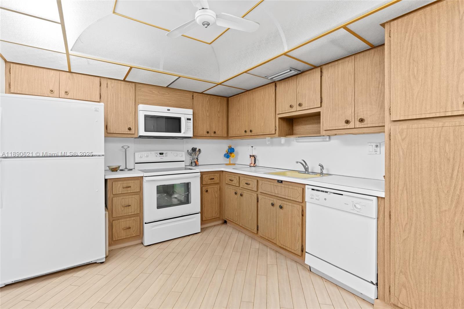 ALLINGTON TOWERS CONDO - Residential