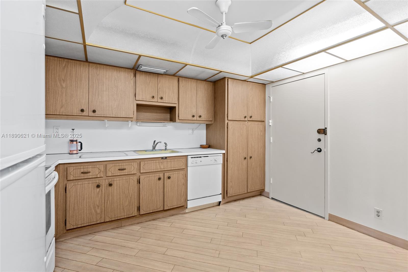 ALLINGTON TOWERS CONDO - Residential