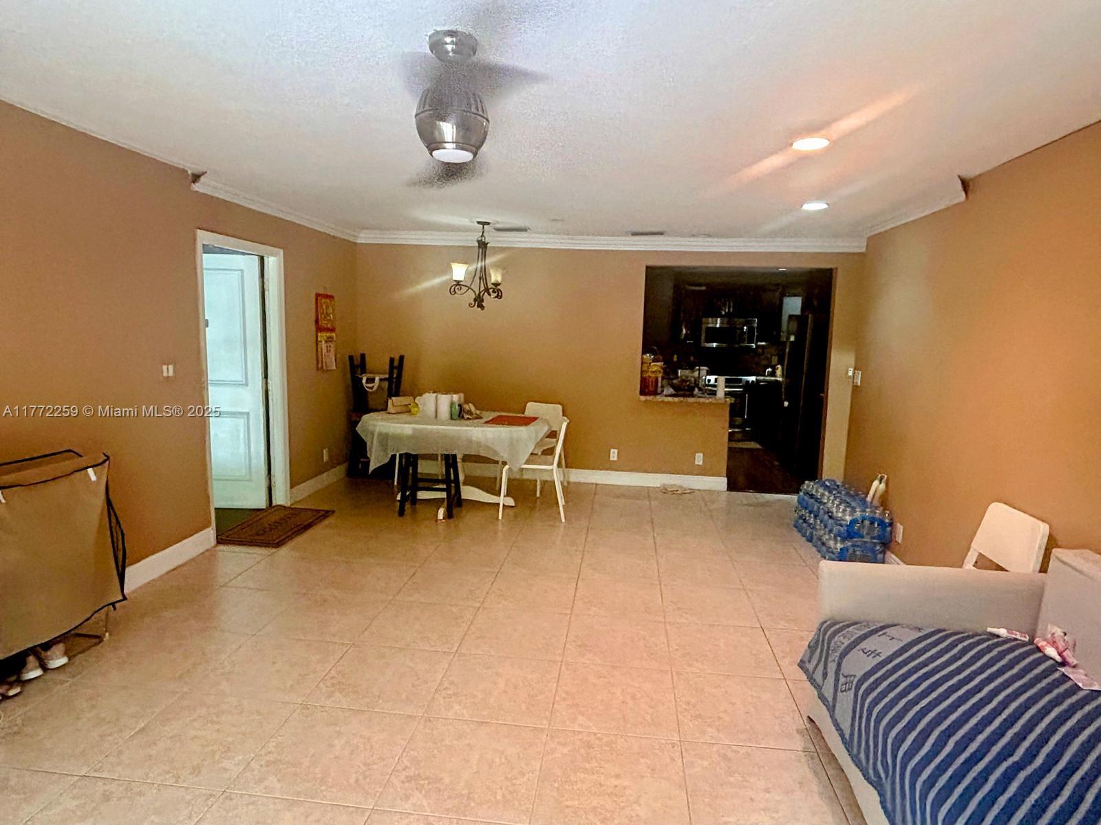 470 N Laurel Dr 6A, Margate, Broward County, Florida - 2 Bedrooms  
2 Bathrooms - 