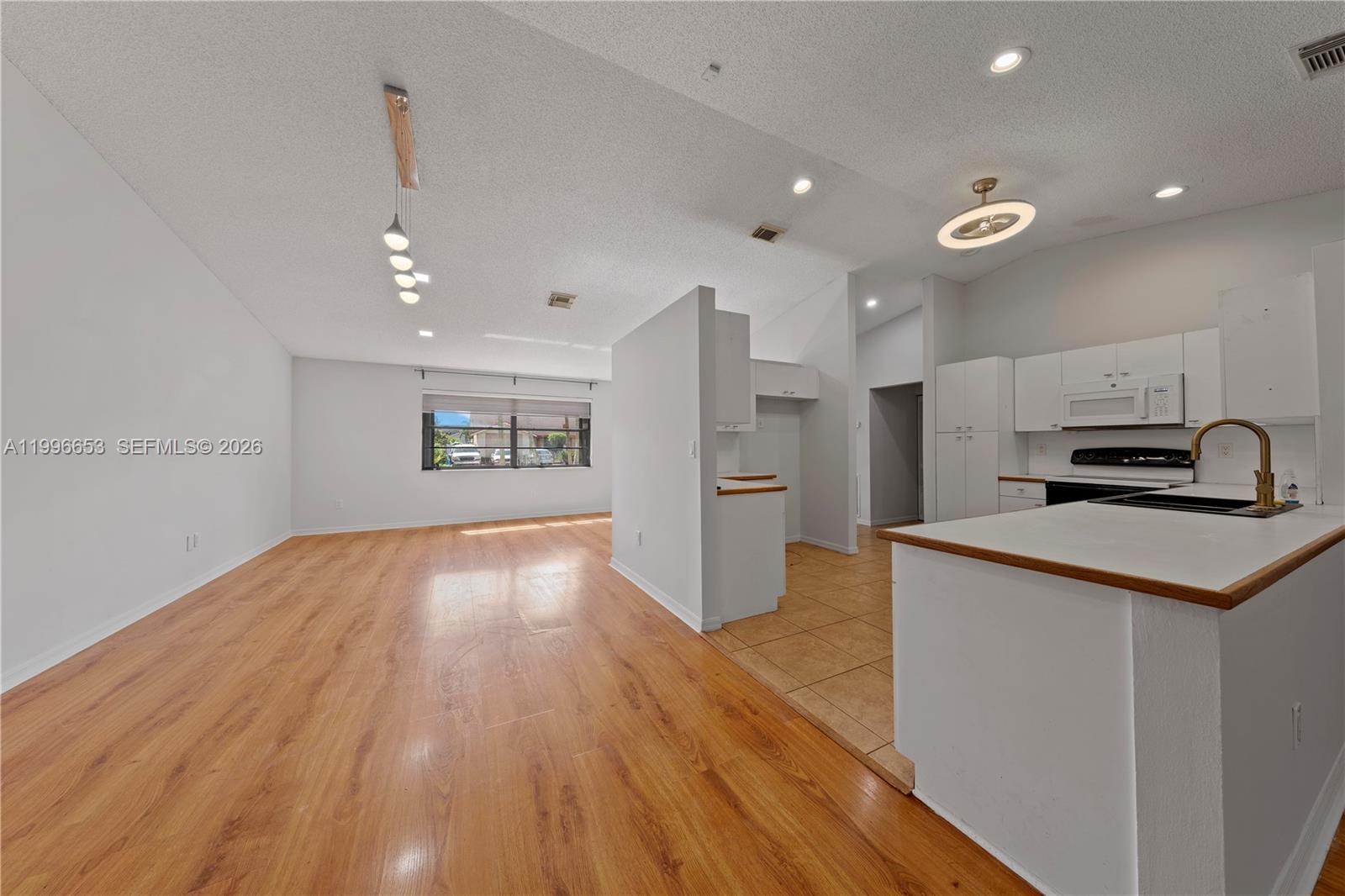 REDLANDS EDGE - Residential