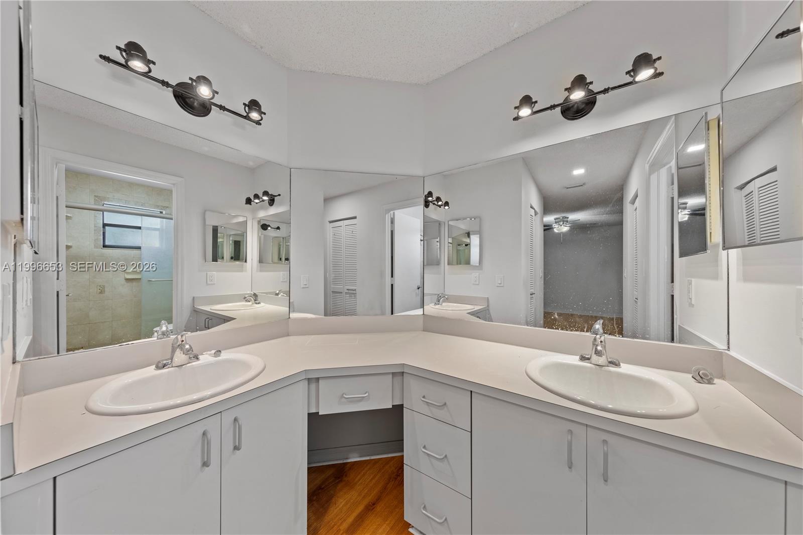 REDLANDS EDGE - Residential