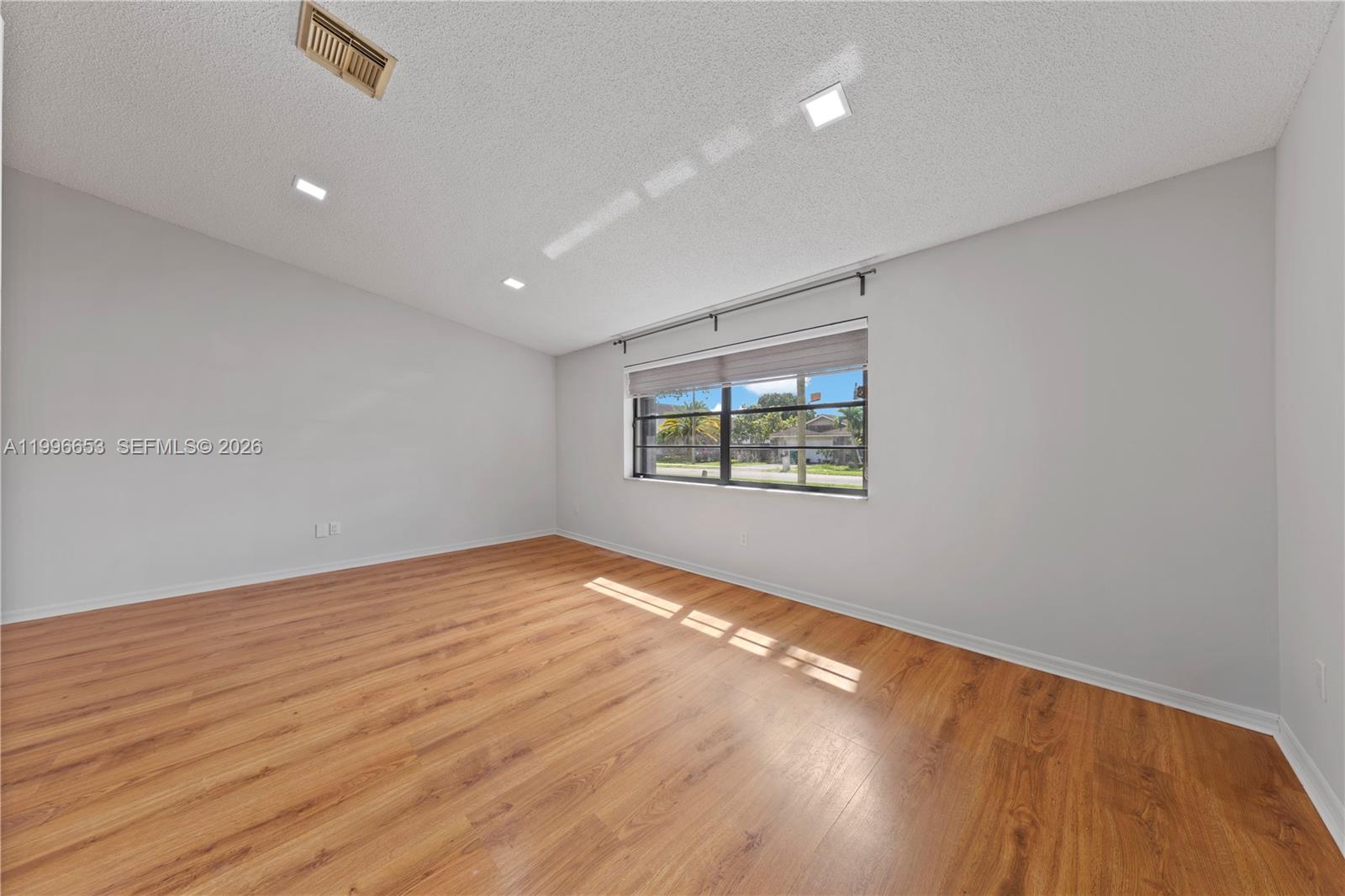 REDLANDS EDGE - Residential