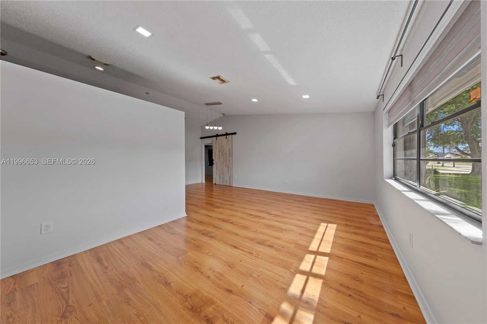 REDLANDS EDGE - Residential