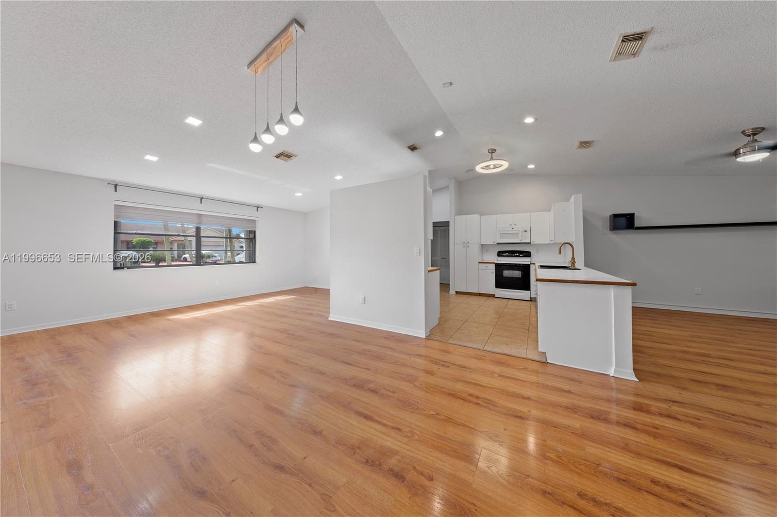 REDLANDS EDGE - Residential