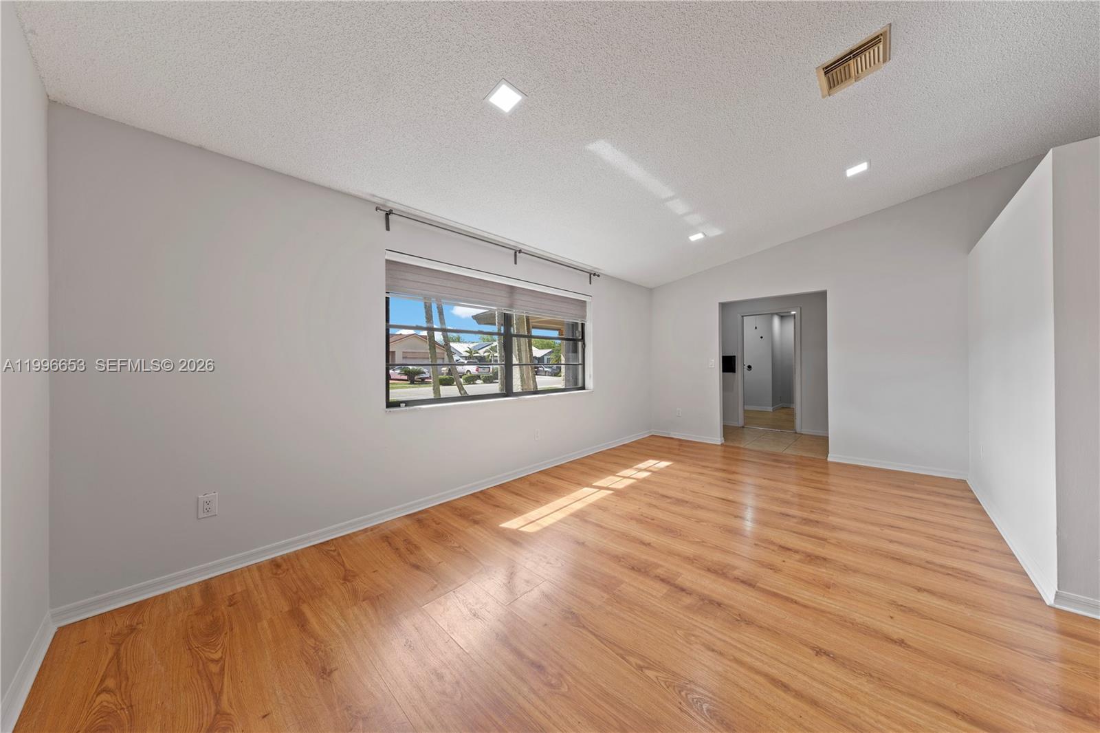 REDLANDS EDGE - Residential