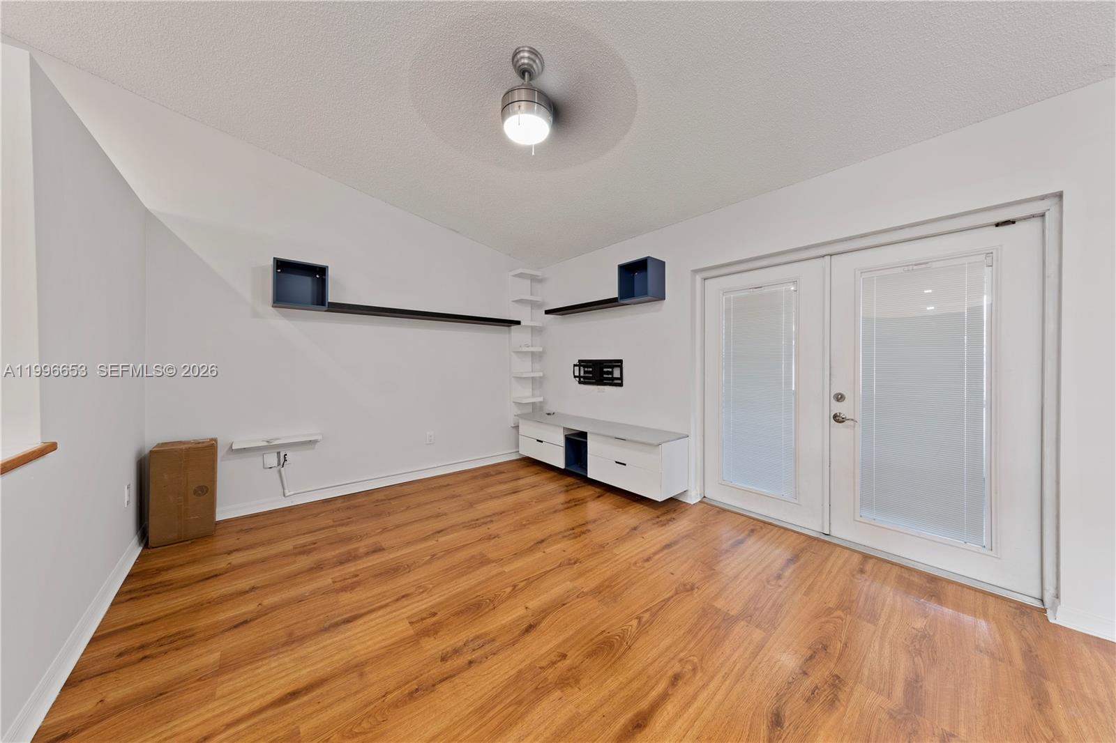 REDLANDS EDGE - Residential