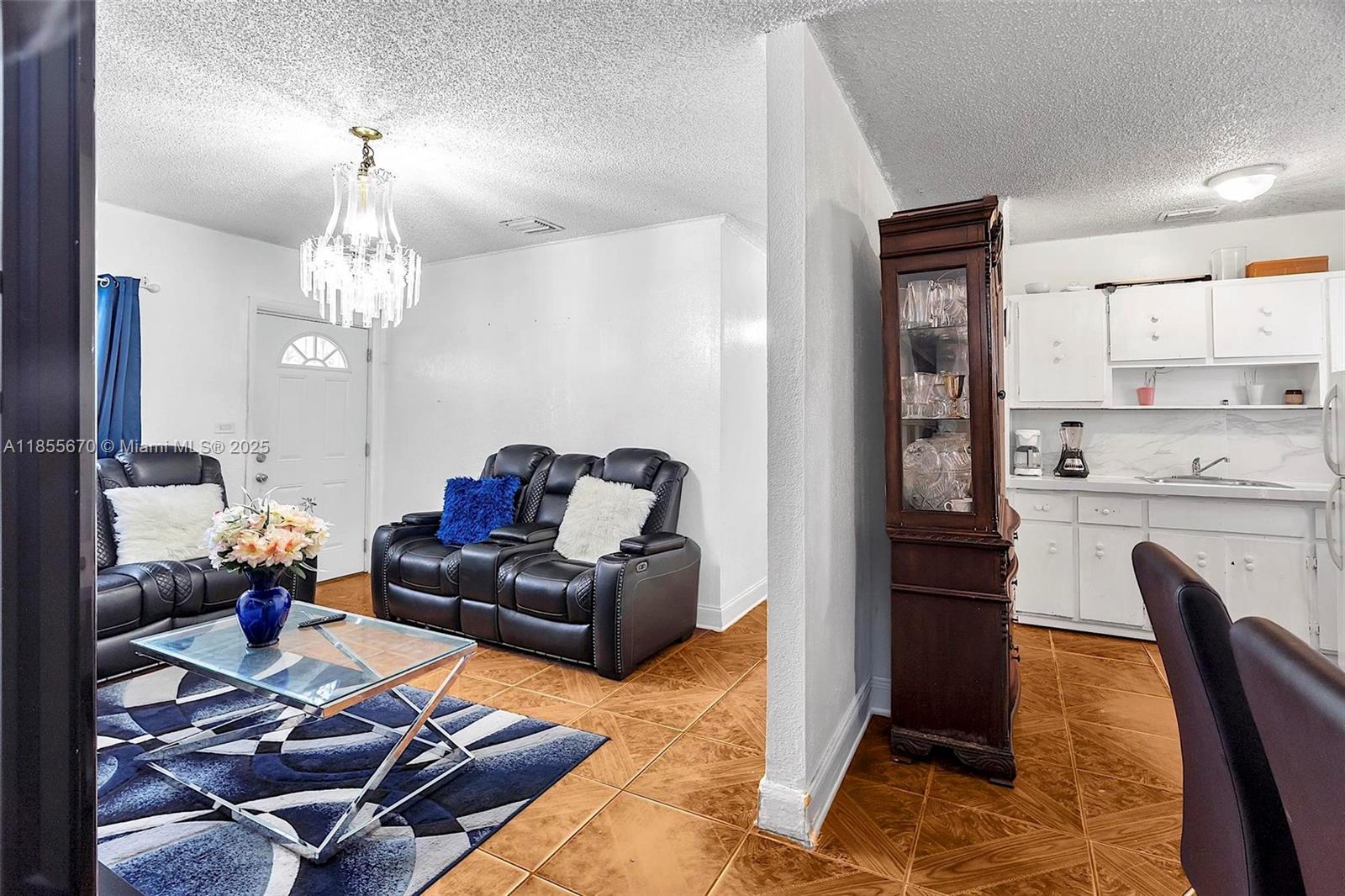 PINE TREE PARK 1ST ADDN - Residential