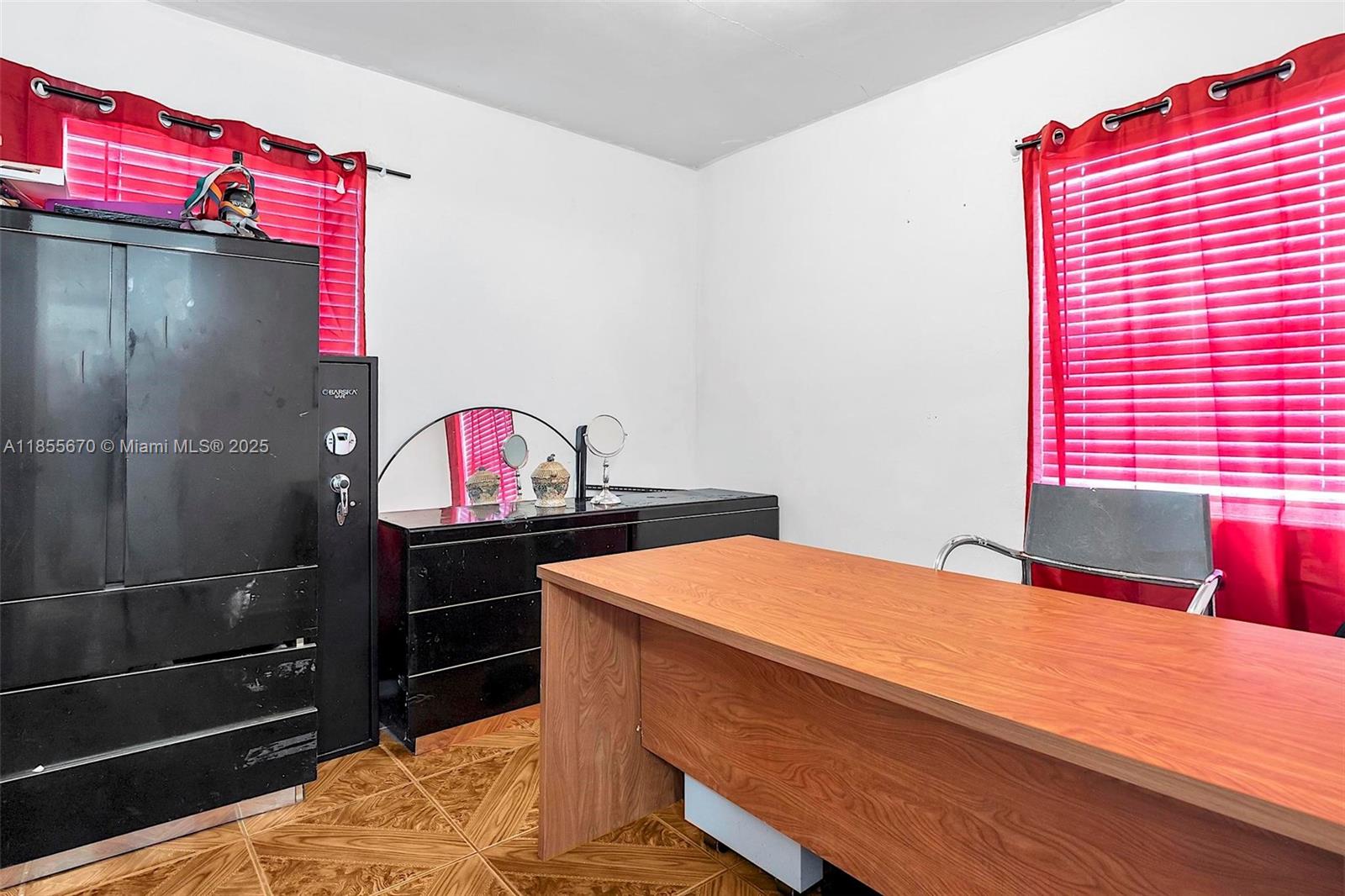 PINE TREE PARK 1ST ADDN - Residential