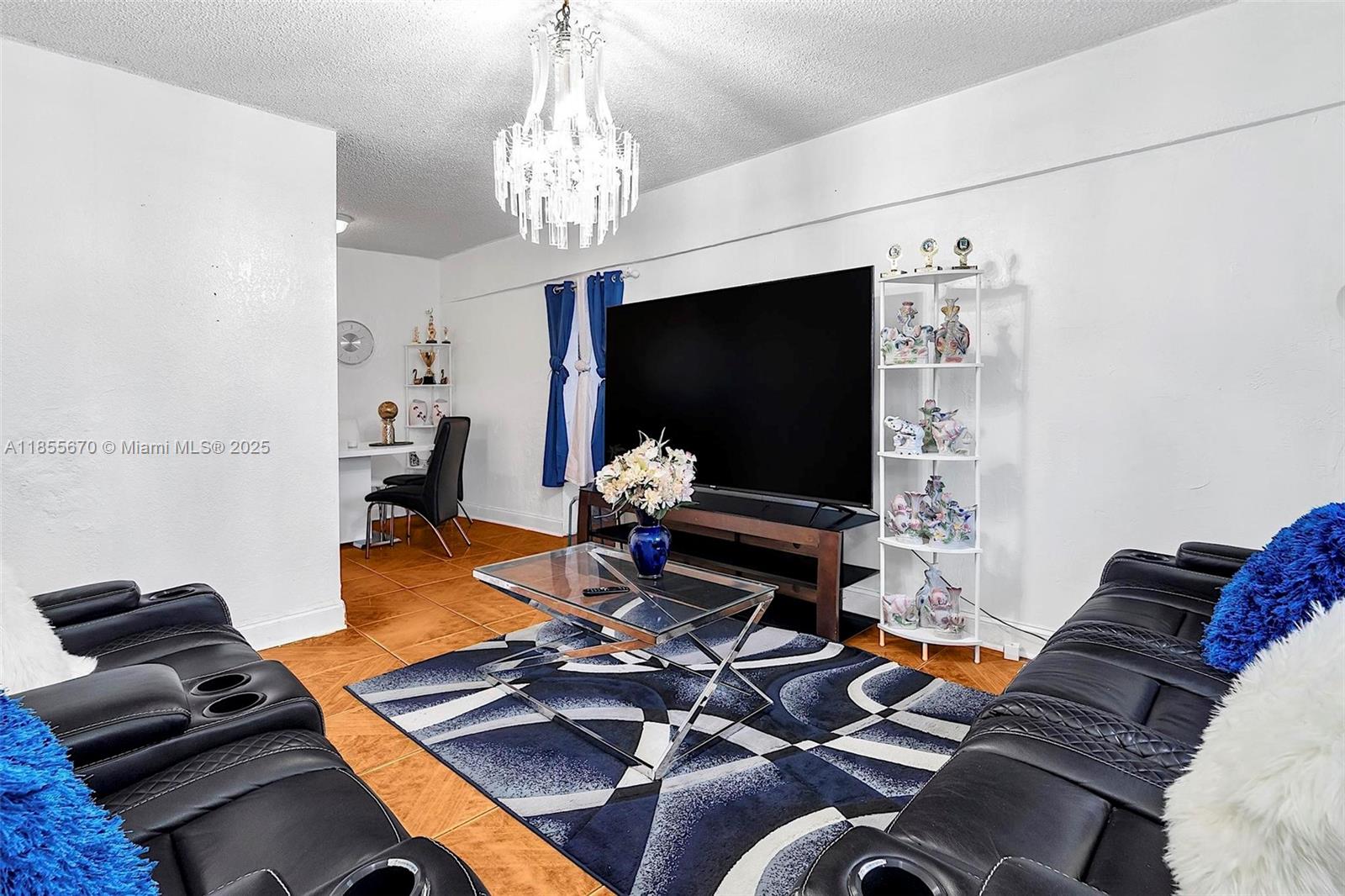 PINE TREE PARK 1ST ADDN - Residential