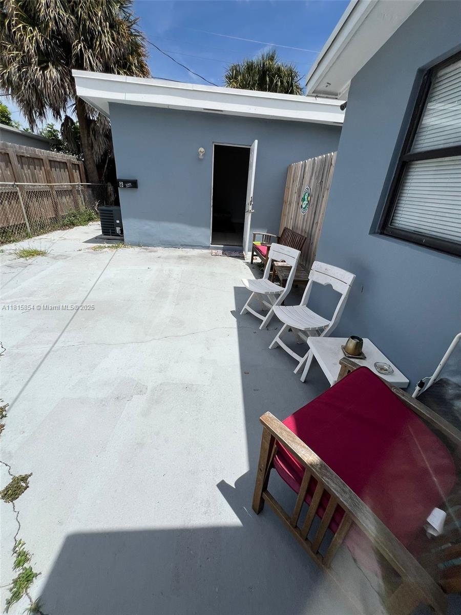 4160 Nw 12th Ave B, Oakland Park, Miami-Dade County, Florida - 1 Bedrooms  
1 Bathrooms - 
