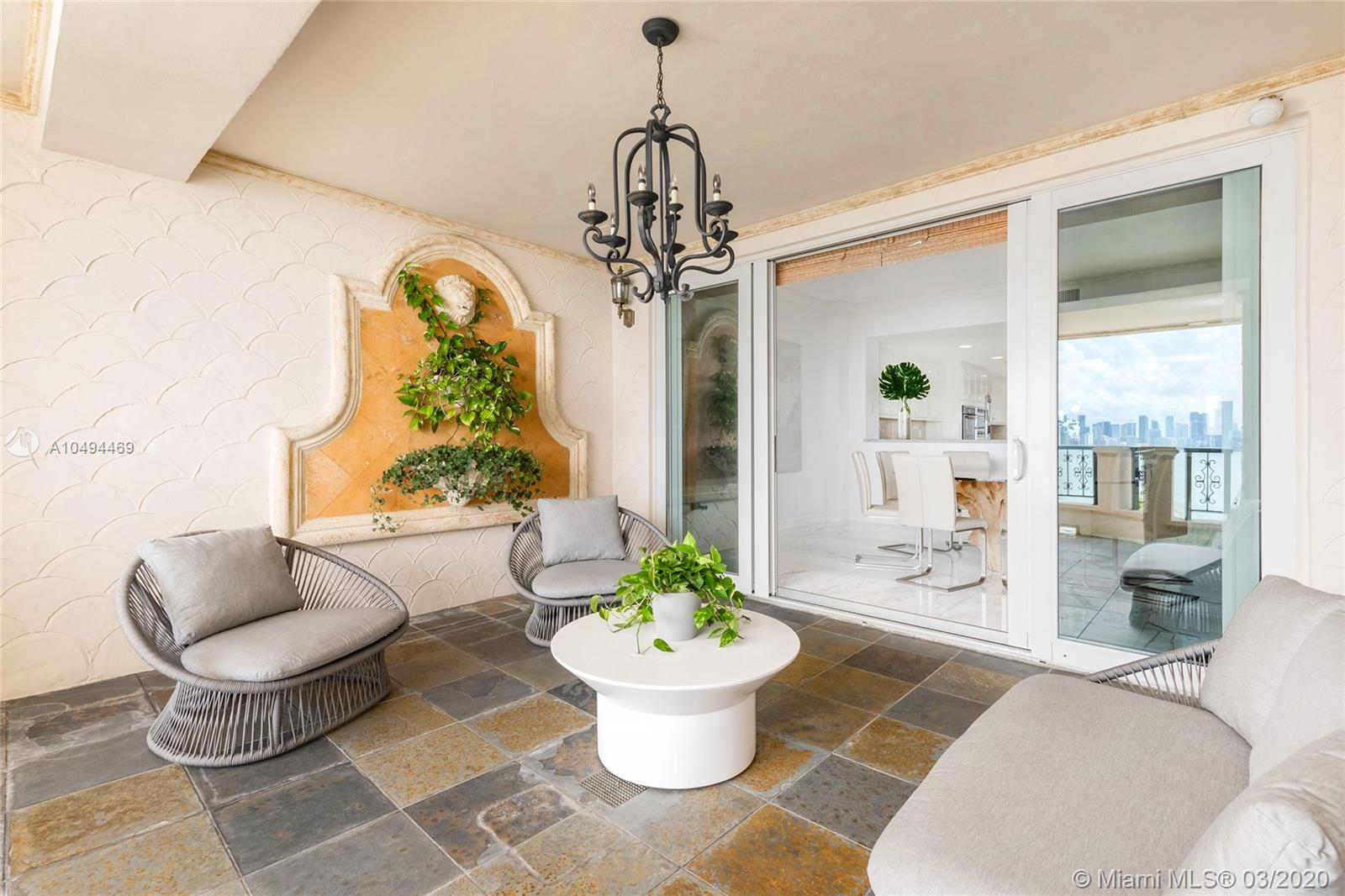 FISHER ISLAND - Residential