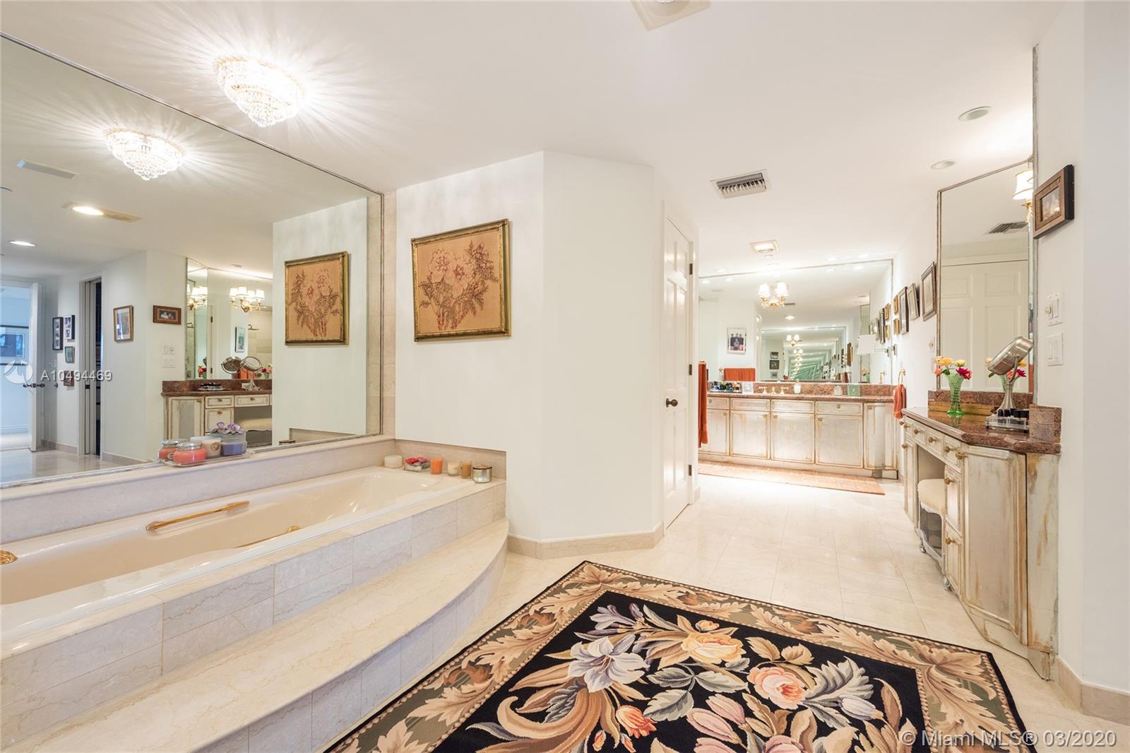 FISHER ISLAND - Residential