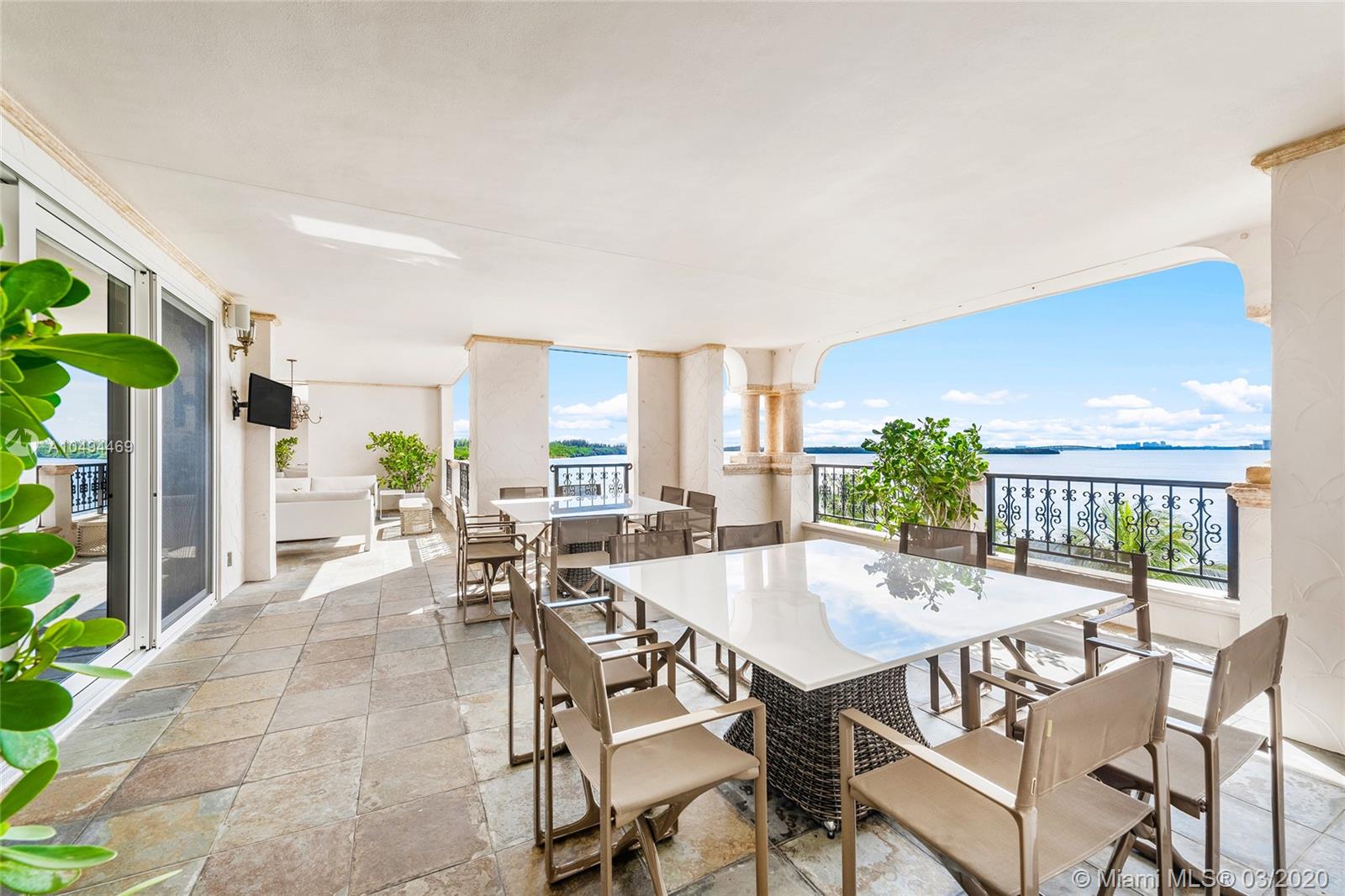 FISHER ISLAND - Residential