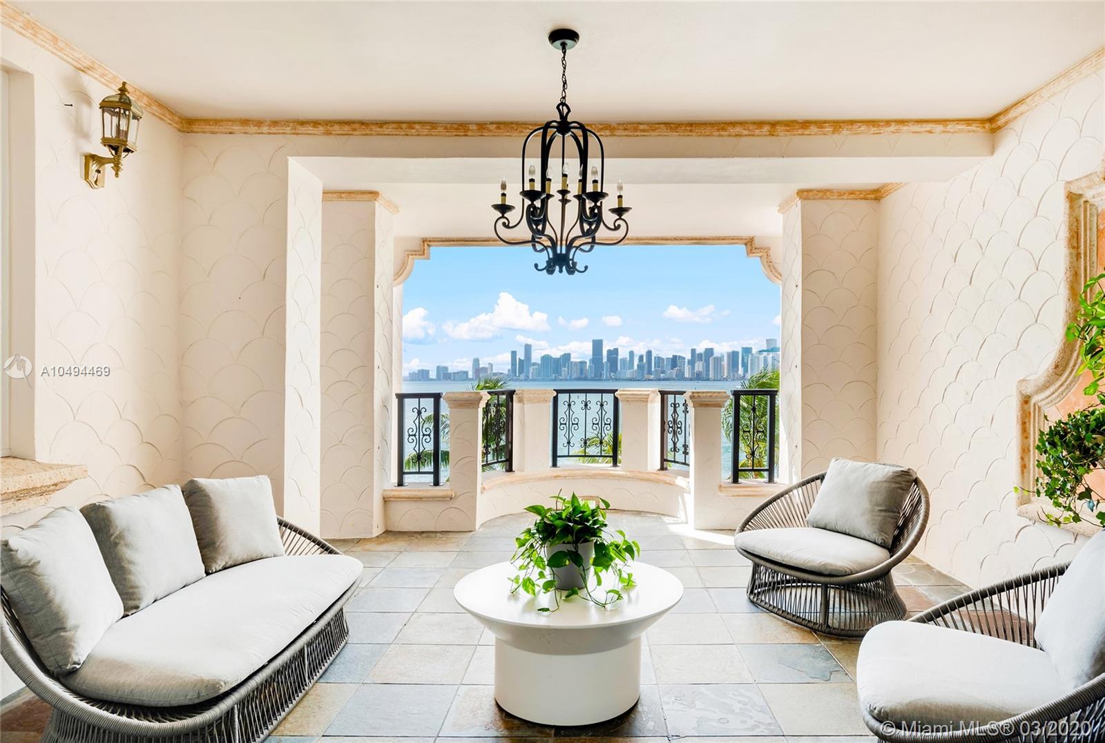 FISHER ISLAND - Residential