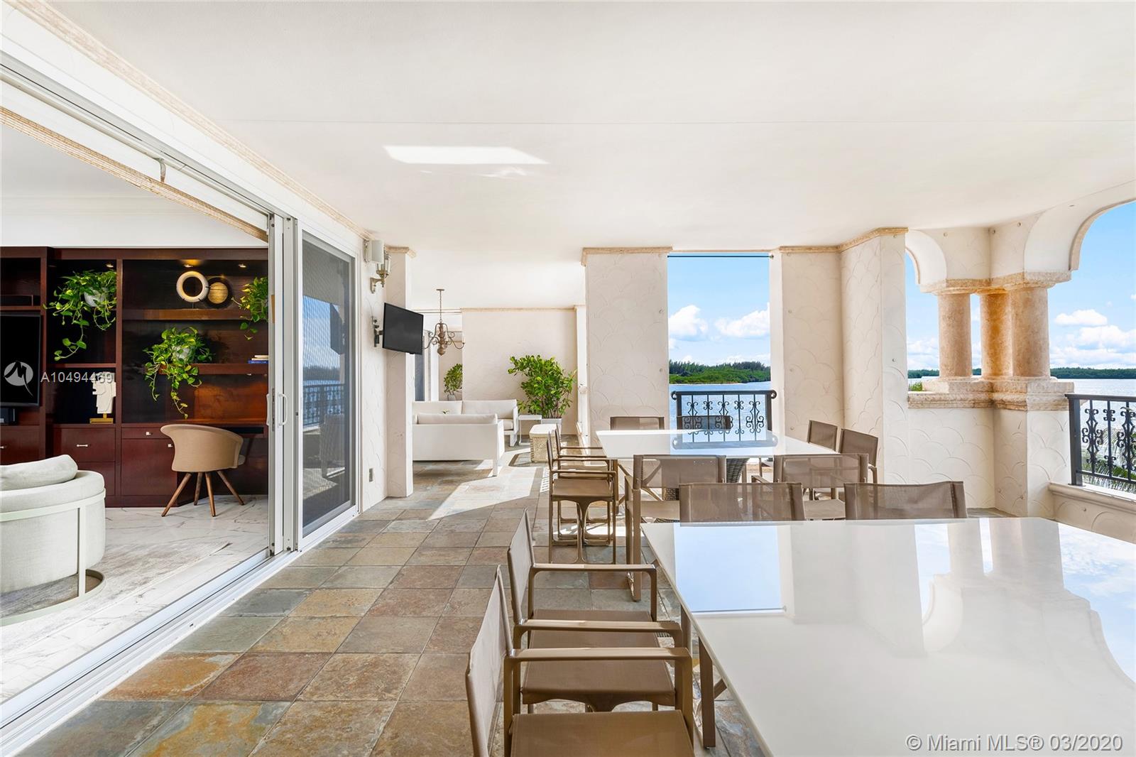 FISHER ISLAND - Residential