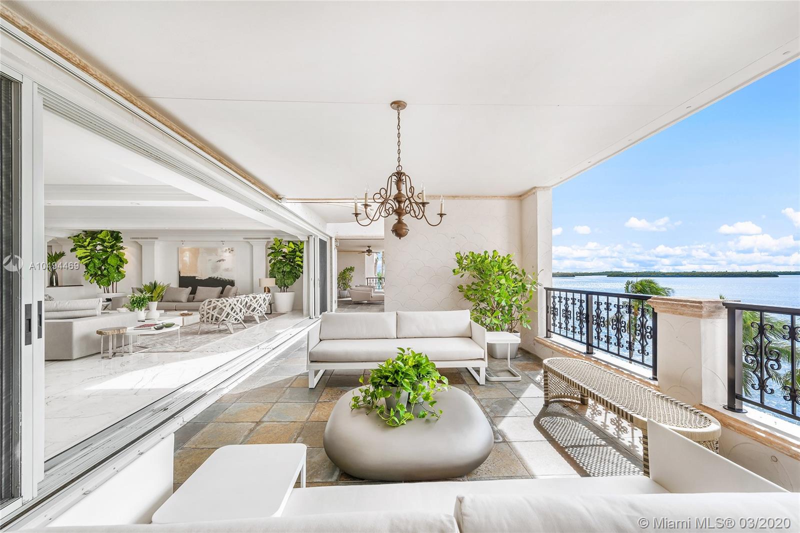 FISHER ISLAND - Residential